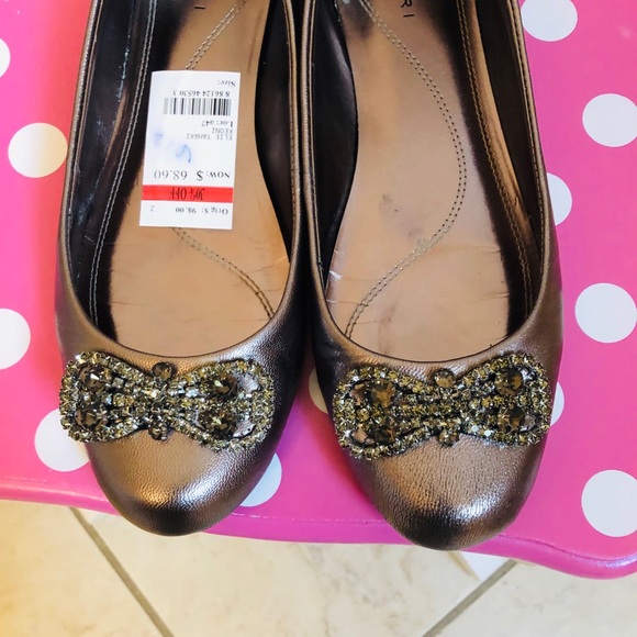 Tahari Silver Flats Size 6.5 - Picture 4 of 12